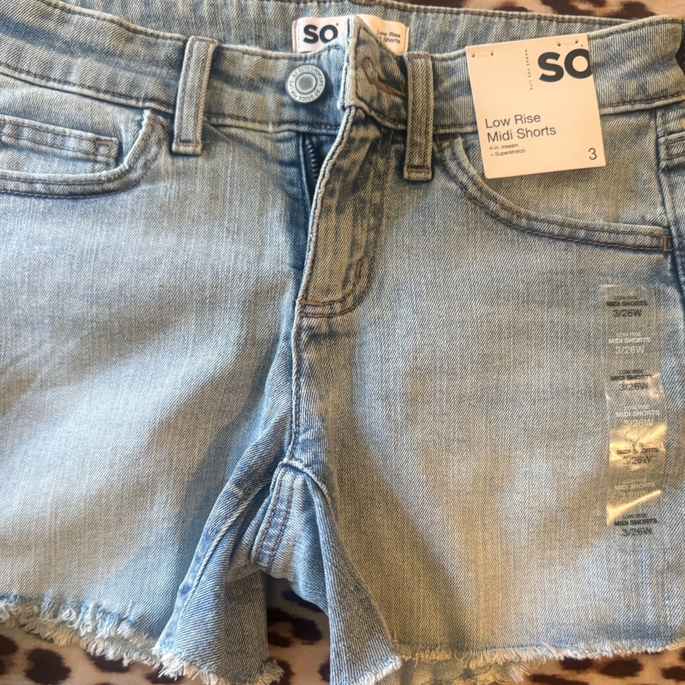 SO Light Blue Denim Shorts
NWT size 3